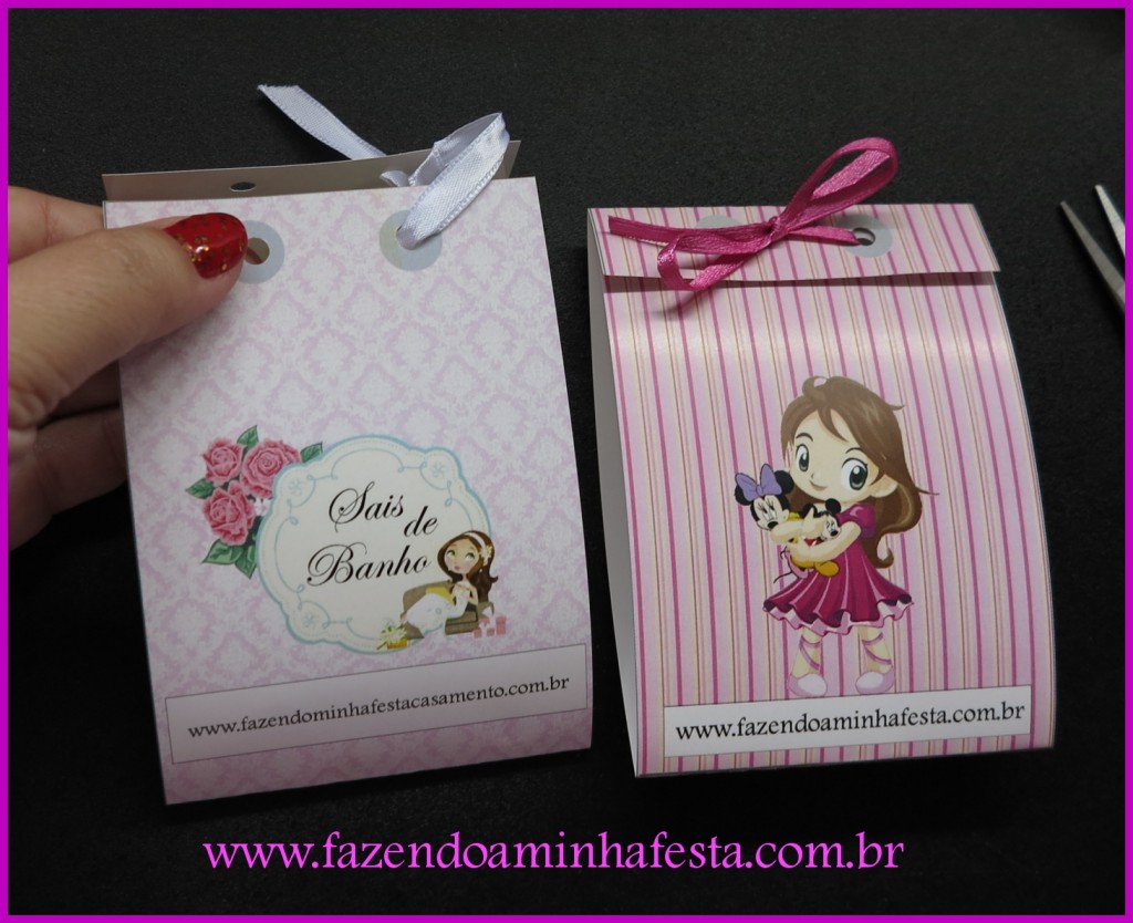 Fechar o molde com uma fitinha fina.
